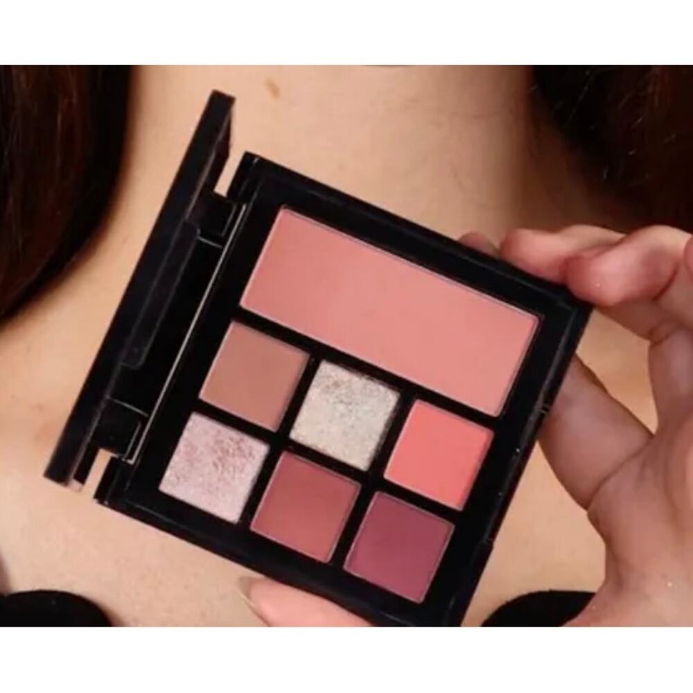 What's Up Beauty Flirtique Eye & Cheek Palette - 6.8g - NEW in box - Picture 4 of 7